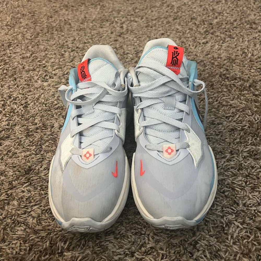 Men’s Kylie Irving basketball shoes